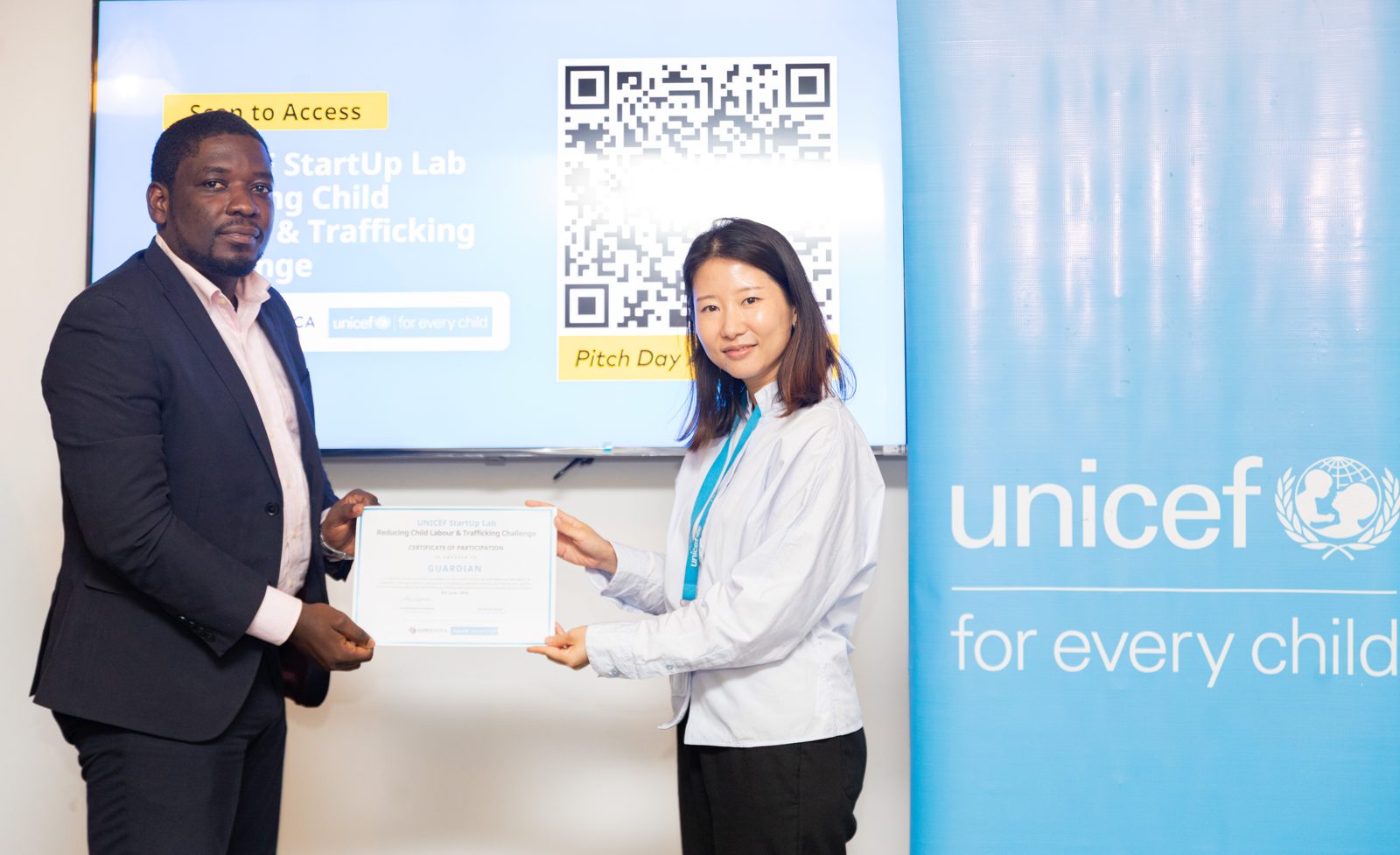 Receiving the certificate of participation